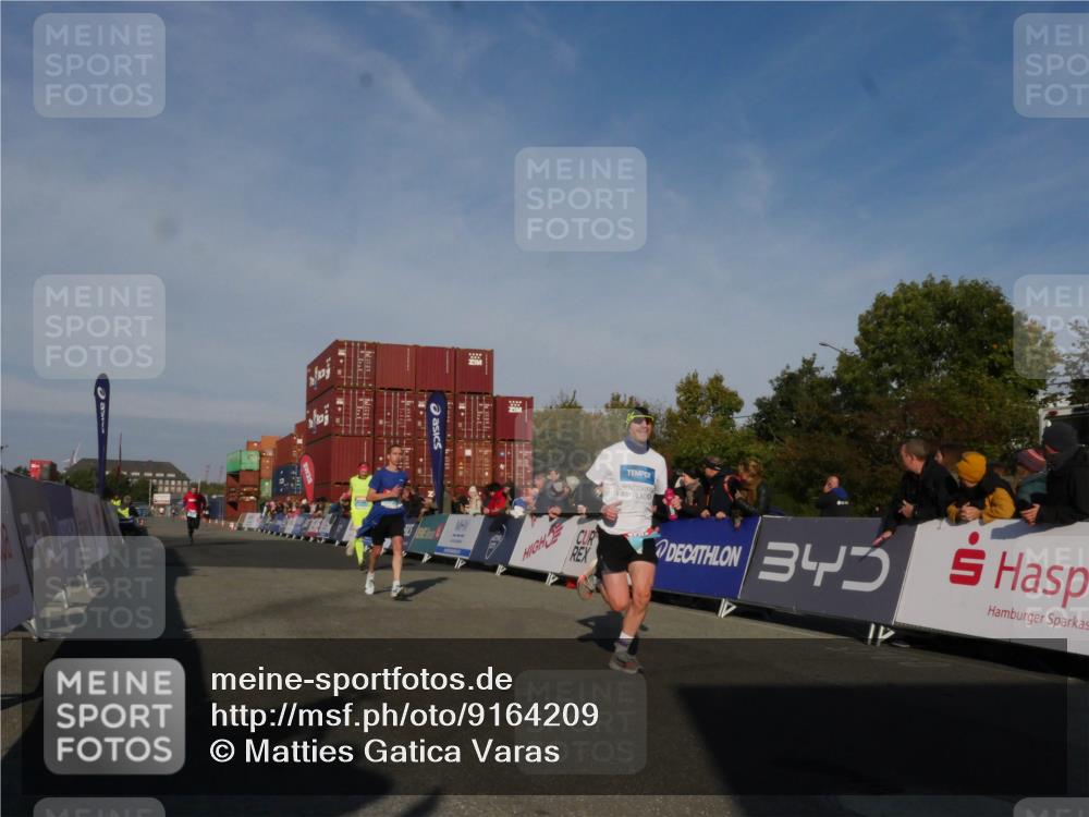 03.10.2025 - Köhlbrandbrückenlauf Matties Gatica Varas http://msf.ph/oto/9164209 03.10.2025 09:51:27 Ziel 1032, 3082, 3401, 3740 meine-sportfotos.de