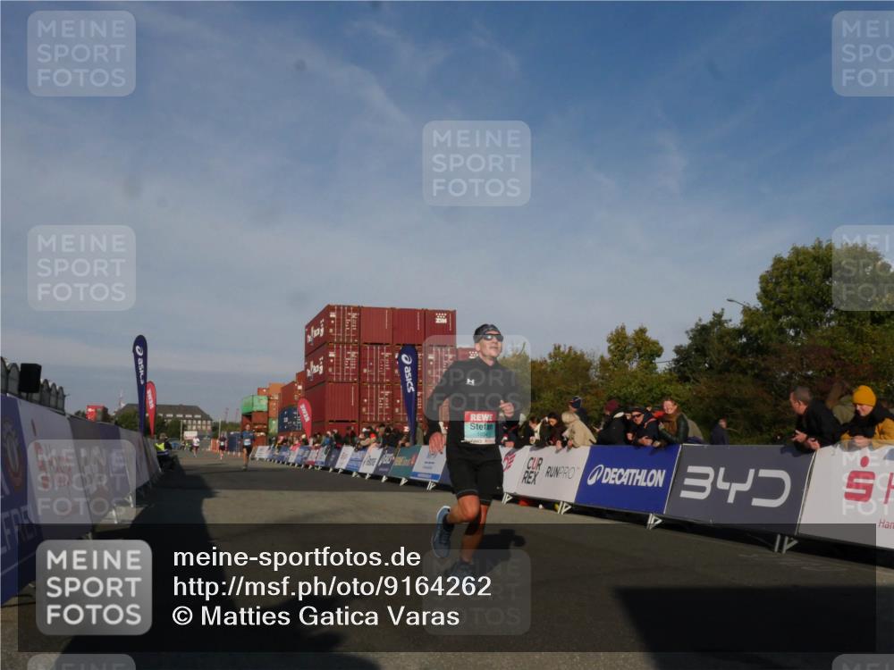 03.10.2025 - Köhlbrandbrückenlauf Matties Gatica Varas http://msf.ph/oto/9164262 03.10.2025 09:51:45 Ziel 1034, 3350 meine-sportfotos.de
