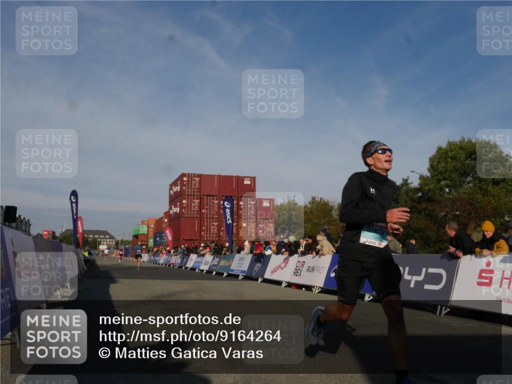03.10.2025 - Köhlbrandbrückenlauf Matties Gatica Varas http://msf.ph/oto/9164264 03.10.2025 09:51:46 Ziel 1034, 3350 meine-sportfotos.de