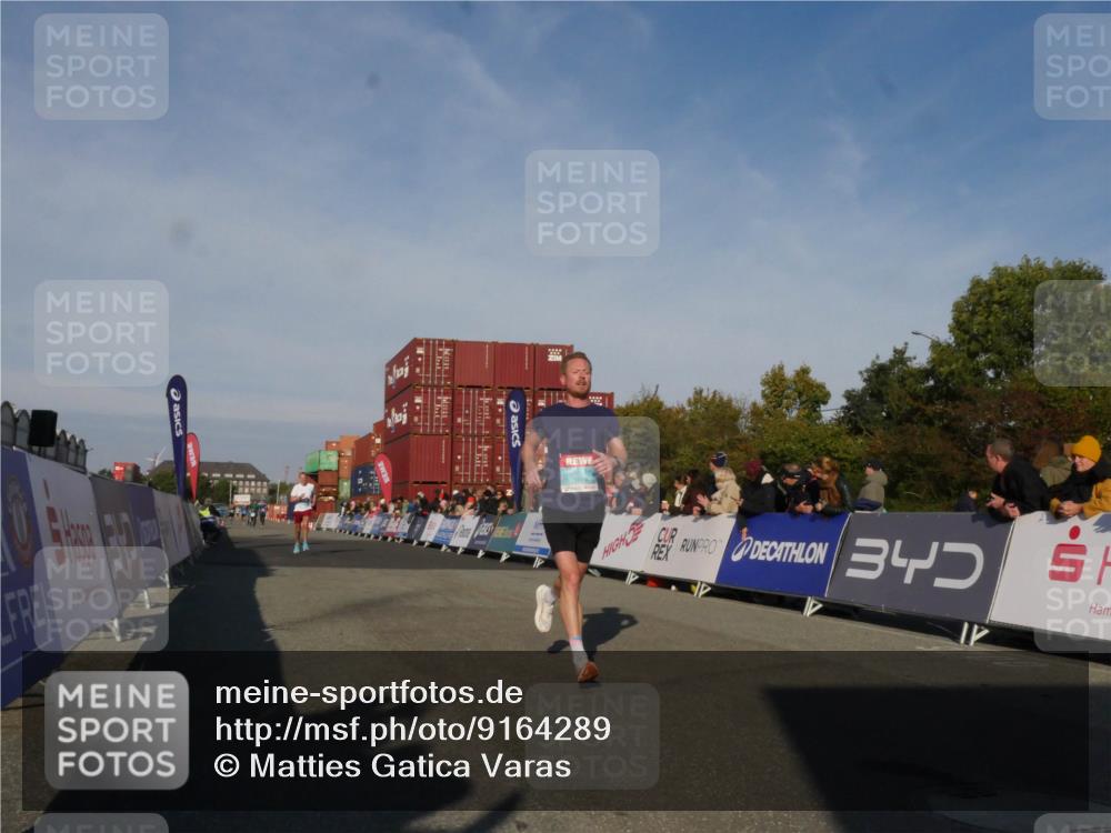 03.10.2025 - Köhlbrandbrückenlauf Matties Gatica Varas http://msf.ph/oto/9164289 03.10.2025 09:51:58 Ziel 3086, 3809 meine-sportfotos.de