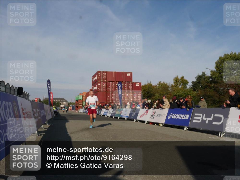 03.10.2025 - Köhlbrandbrückenlauf Matties Gatica Varas http://msf.ph/oto/9164298 03.10.2025 09:52:01 Ziel 1187, 3086, 3756 meine-sportfotos.de