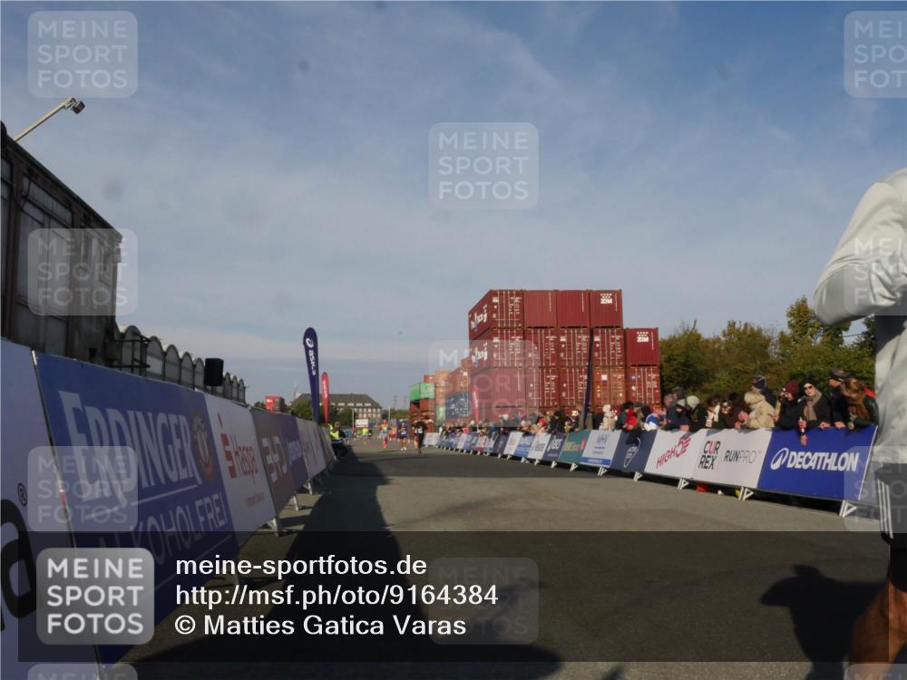 03.10.2025 - Köhlbrandbrückenlauf Matties Gatica Varas http://msf.ph/oto/9164384 03.10.2025 09:52:34 Ziel 1019, 3267 meine-sportfotos.de