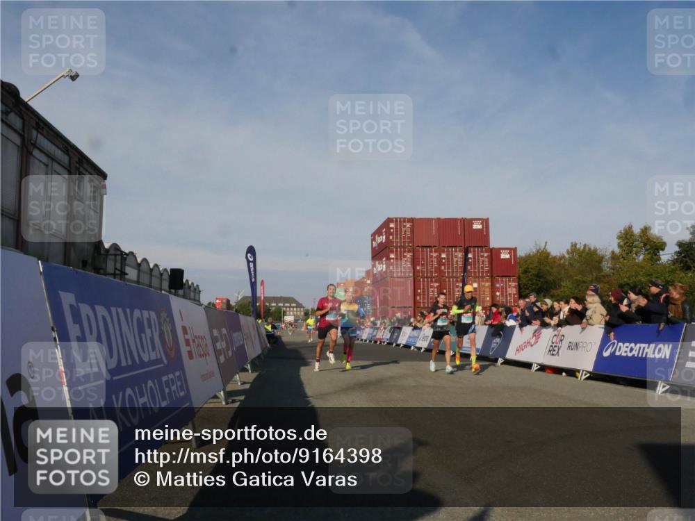 03.10.2025 - Köhlbrandbrückenlauf Matties Gatica Varas http://msf.ph/oto/9164398 03.10.2025 09:52:44 Ziel 1019, 1055, 2792, 3008, 3610, 3712 meine-sportfotos.de