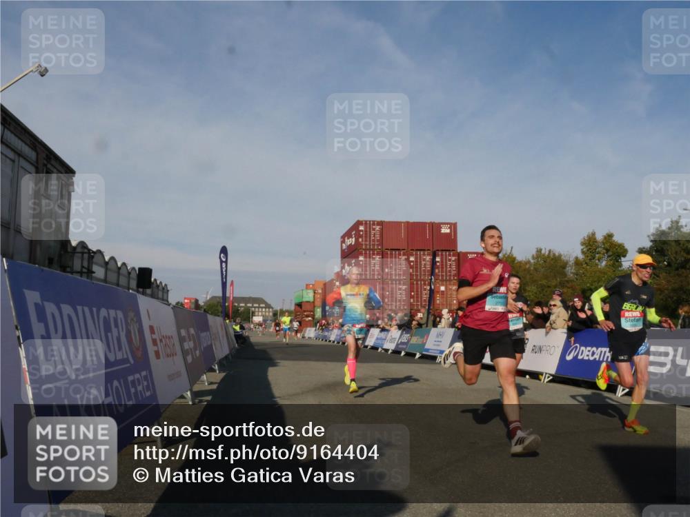 03.10.2025 - Köhlbrandbrückenlauf Matties Gatica Varas http://msf.ph/oto/9164404 03.10.2025 09:52:45 Ziel 1019, 1055, 2792, 3008, 3610, 3712 meine-sportfotos.de