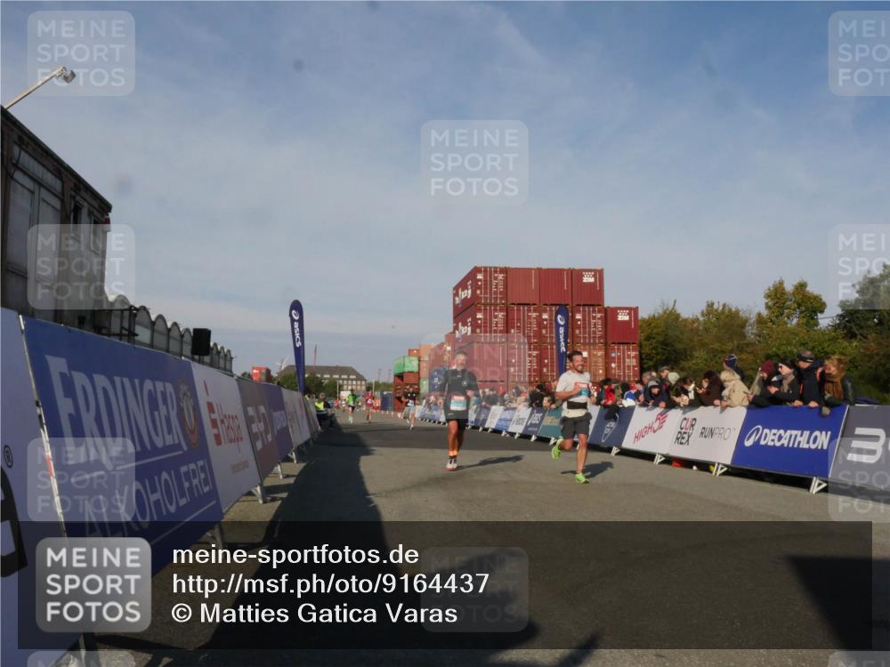 03.10.2025 - Köhlbrandbrückenlauf Matties Gatica Varas http://msf.ph/oto/9164437 03.10.2025 09:52:55 Ziel 1035, 2705, 2933, 3269, 3629, 3712 meine-sportfotos.de