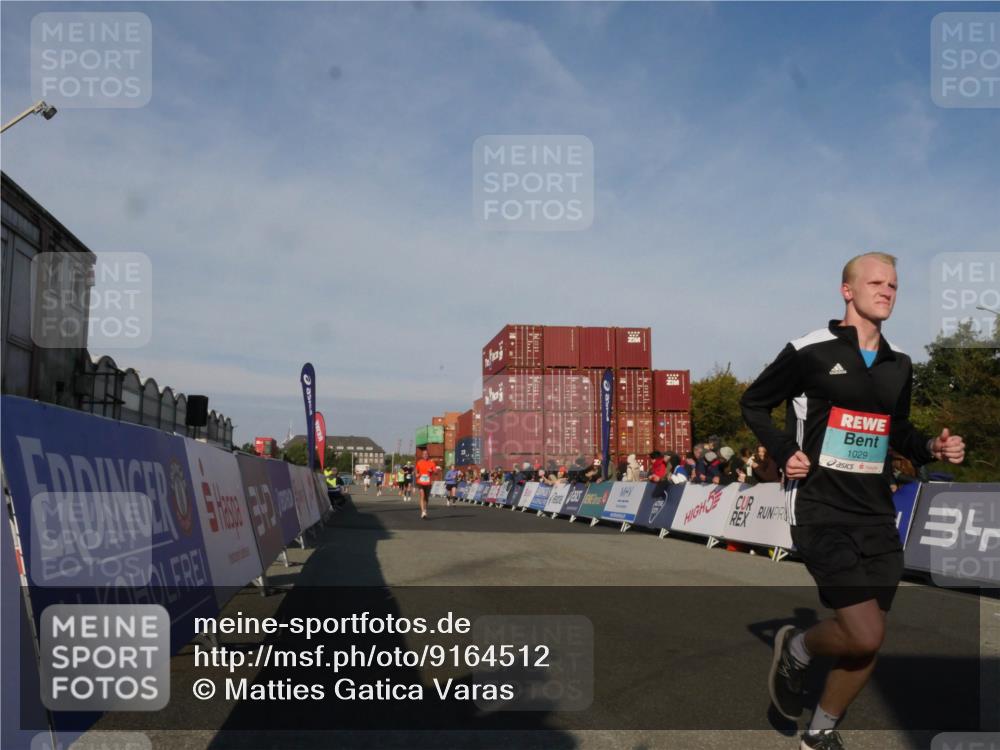 03.10.2025 - Köhlbrandbrückenlauf Matties Gatica Varas http://msf.ph/oto/9164512 03.10.2025 09:53:23 Ziel 1012, 1029, 3704 meine-sportfotos.de