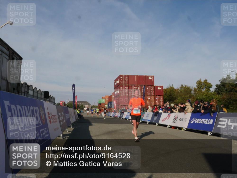 03.10.2025 - Köhlbrandbrückenlauf Matties Gatica Varas http://msf.ph/oto/9164528 03.10.2025 09:53:27 Ziel 1012, 3078, 3226, 3299, 3704 meine-sportfotos.de