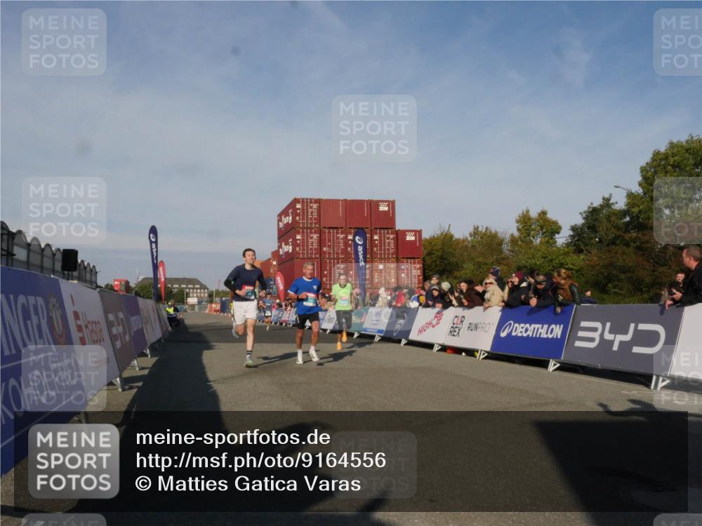 03.10.2025 - Köhlbrandbrückenlauf Matties Gatica Varas http://msf.ph/oto/9164556 03.10.2025 09:53:35 Ziel 2831, 3078, 3226, 3262, 3299 meine-sportfotos.de