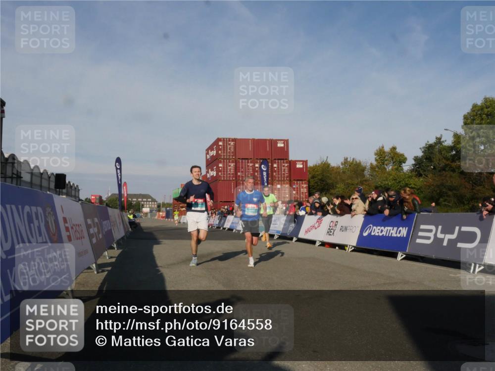 03.10.2025 - Köhlbrandbrückenlauf Matties Gatica Varas http://msf.ph/oto/9164558 03.10.2025 09:53:35 Ziel 2831, 3078, 3226, 3262, 3299 meine-sportfotos.de