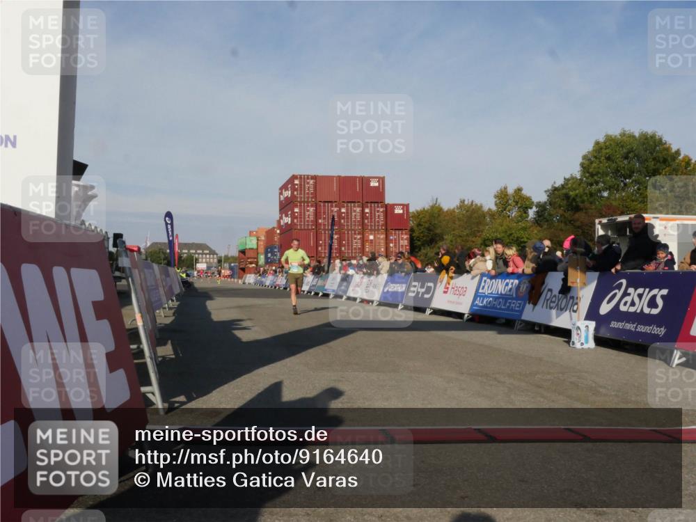 03.10.2025 - Köhlbrandbrückenlauf Matties Gatica Varas http://msf.ph/oto/9164640 03.10.2025 09:54:38 Ziel 1462 meine-sportfotos.de
