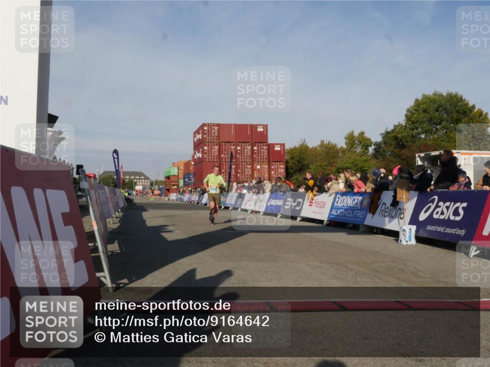 03.10.2025 - Köhlbrandbrückenlauf Matties Gatica Varas http://msf.ph/oto/9164642 03.10.2025 09:54:38 Ziel 1462 meine-sportfotos.de