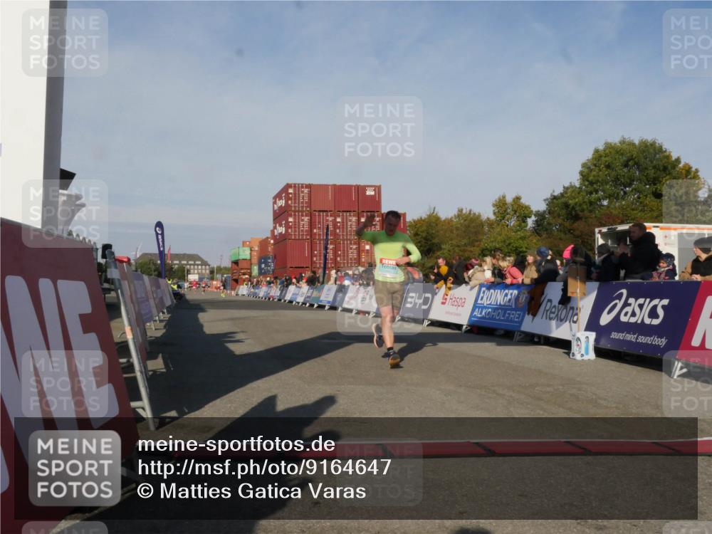 03.10.2025 - Köhlbrandbrückenlauf Matties Gatica Varas http://msf.ph/oto/9164647 03.10.2025 09:54:40 Ziel 1462 meine-sportfotos.de