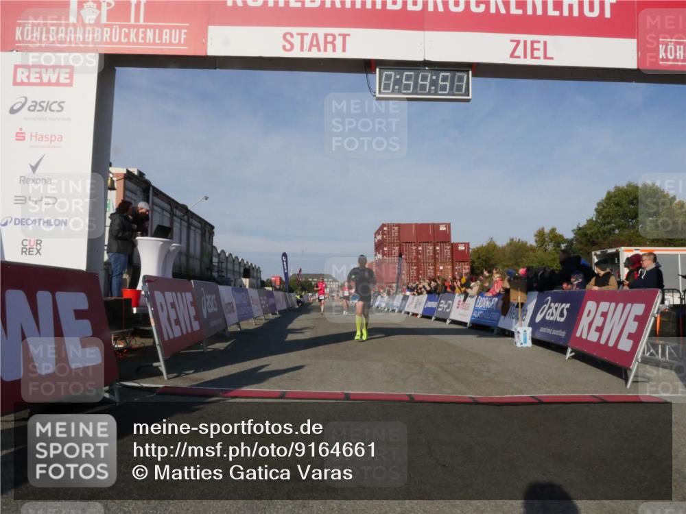 03.10.2025 - Köhlbrandbrückenlauf Matties Gatica Varas http://msf.ph/oto/9164661 03.10.2025 09:54:53 Ziel 1268, 2961, 3376, 3527, 3609 meine-sportfotos.de