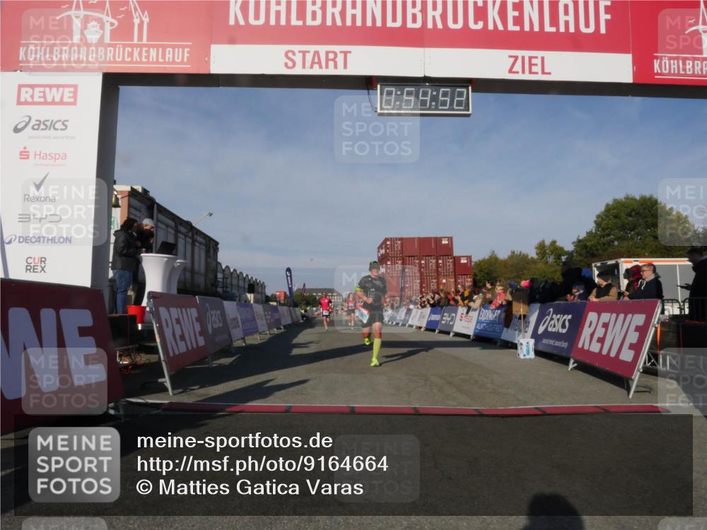 03.10.2025 - Köhlbrandbrückenlauf Matties Gatica Varas http://msf.ph/oto/9164664 03.10.2025 09:54:53 Ziel 1268, 2961, 3376, 3527, 3609 meine-sportfotos.de