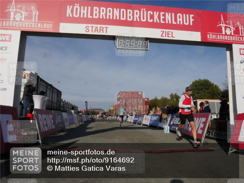 03.10.2025 - Köhlbrandbrückenlauf Matties Gatica Varas http://msf.ph/oto/9164692 03.10.2025 09:55:03 Ziel 1268, 3083, 3152, 3193, 3288, 3490, 3527, 3628 meine-sportfotos.de