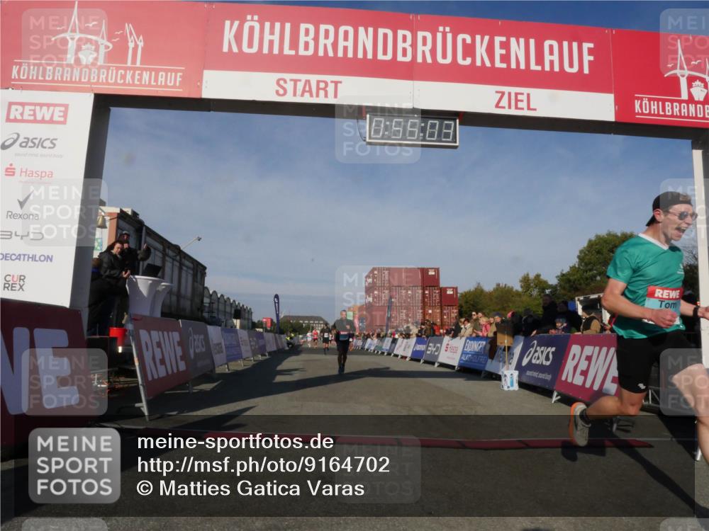 03.10.2025 - Köhlbrandbrückenlauf Matties Gatica Varas http://msf.ph/oto/9164702 03.10.2025 09:55:05 Ziel 1268, 2879, 3083, 3152, 3193, 3288, 3490, 3628, 3715, 3720 meine-sportfotos.de