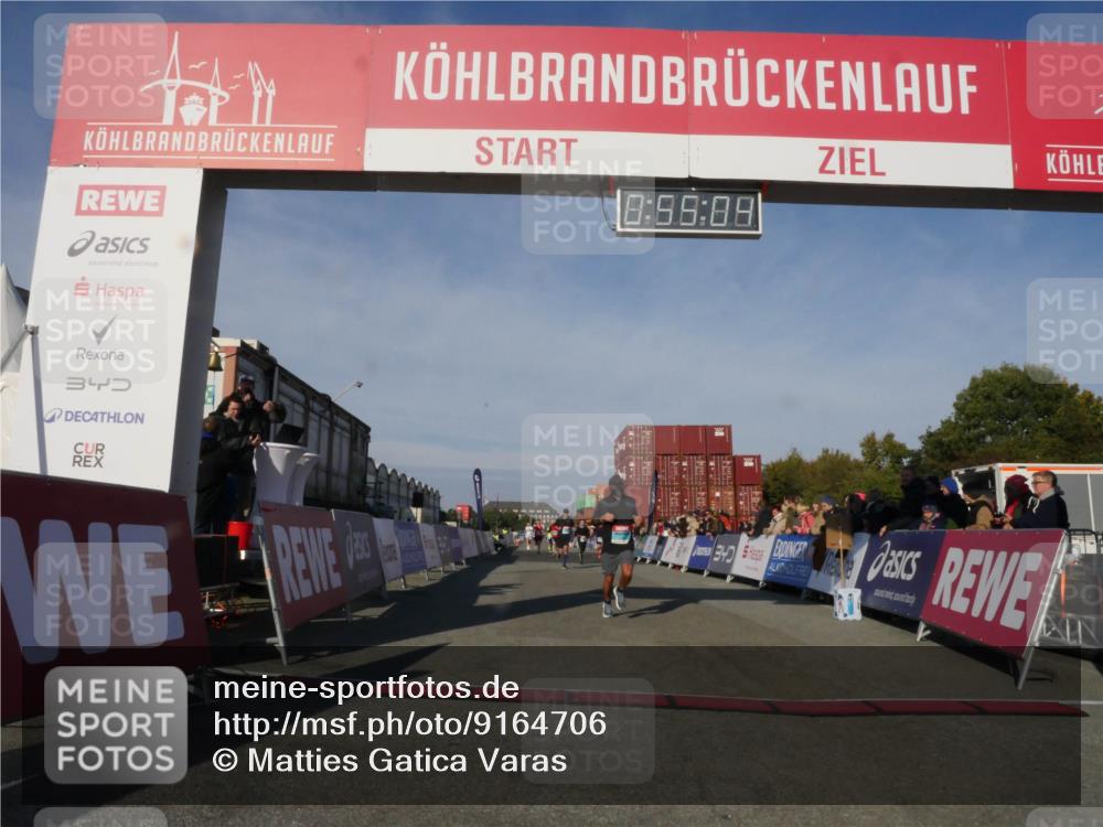 03.10.2025 - Köhlbrandbrückenlauf Matties Gatica Varas http://msf.ph/oto/9164706 03.10.2025 09:55:06 Ziel 2879, 3083, 3152, 3193, 3288, 3490, 3628, 3715, 3720 meine-sportfotos.de