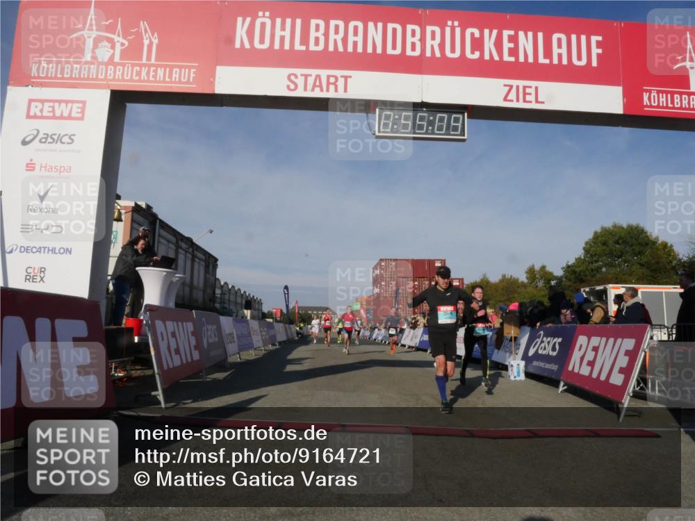 03.10.2025 - Köhlbrandbrückenlauf Matties Gatica Varas http://msf.ph/oto/9164721 03.10.2025 09:55:11 Ziel 2879, 3083, 3152, 3288, 3490, 3628, 3702, 3715, 3720 meine-sportfotos.de