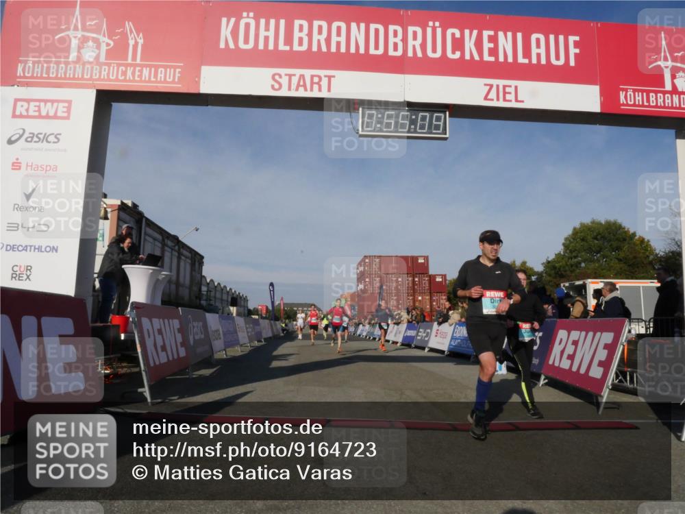 03.10.2025 - Köhlbrandbrückenlauf Matties Gatica Varas http://msf.ph/oto/9164723 03.10.2025 09:55:11 Ziel 2879, 3083, 3152, 3288, 3490, 3628, 3702, 3715, 3720 meine-sportfotos.de