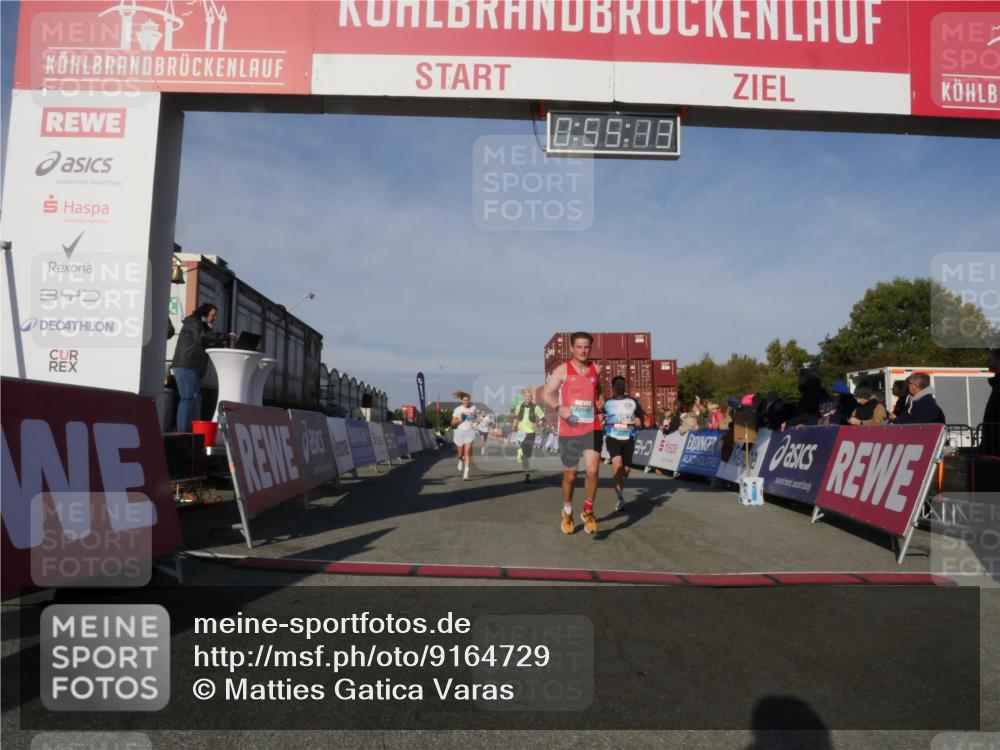 03.10.2025 - Köhlbrandbrückenlauf Matties Gatica Varas http://msf.ph/oto/9164729 03.10.2025 09:55:15 Ziel 2879, 3152, 3702, 3715, 3720 meine-sportfotos.de