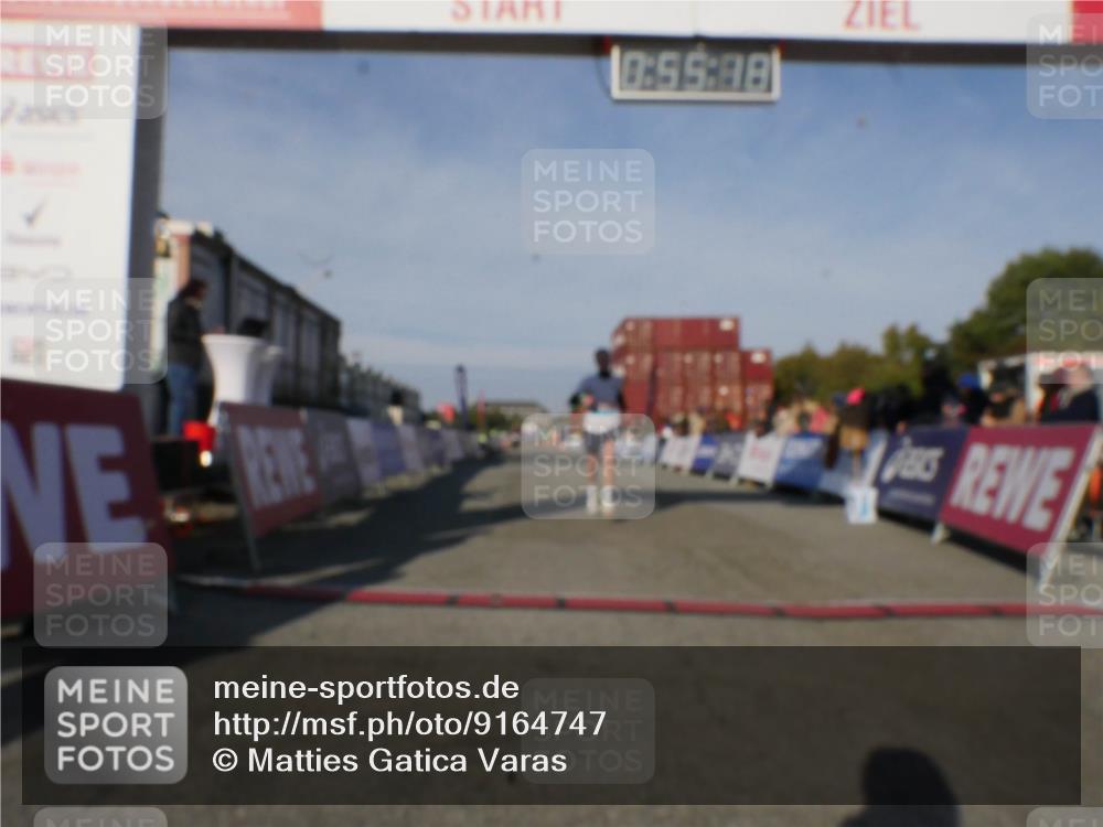 03.10.2025 - Köhlbrandbrückenlauf Matties Gatica Varas http://msf.ph/oto/9164747 03.10.2025 09:55:19 Ziel 1184, 3185, 3702 meine-sportfotos.de