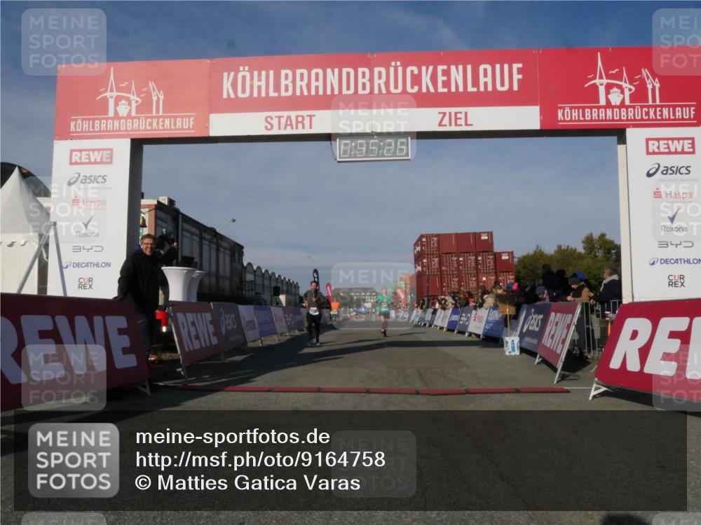 03.10.2025 - Köhlbrandbrückenlauf Matties Gatica Varas http://msf.ph/oto/9164758 03.10.2025 09:55:28 Ziel 1016, 1030, 1184, 2704, 3185, 3266 meine-sportfotos.de