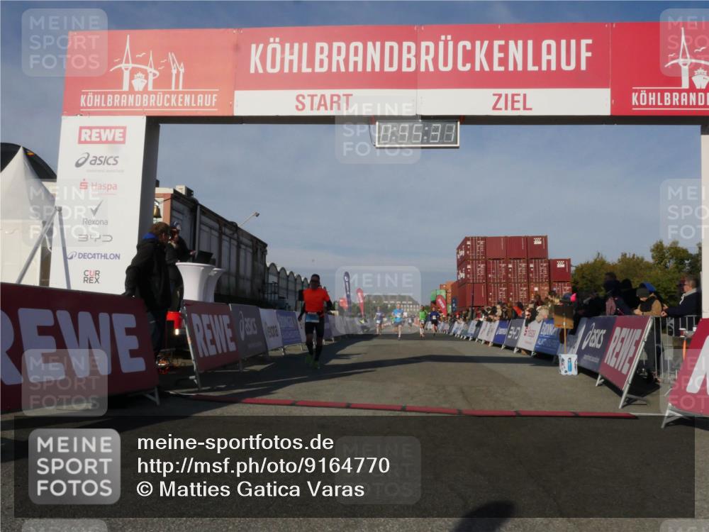 03.10.2025 - Köhlbrandbrückenlauf Matties Gatica Varas http://msf.ph/oto/9164770 03.10.2025 09:55:33 Ziel 1016, 1030, 1040, 2704, 2934, 3266 meine-sportfotos.de