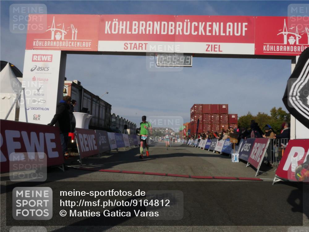 03.10.2025 - Köhlbrandbrückenlauf Matties Gatica Varas http://msf.ph/oto/9164812 03.10.2025 09:55:45 Ziel 1048, 1490, 2703, 3789 meine-sportfotos.de