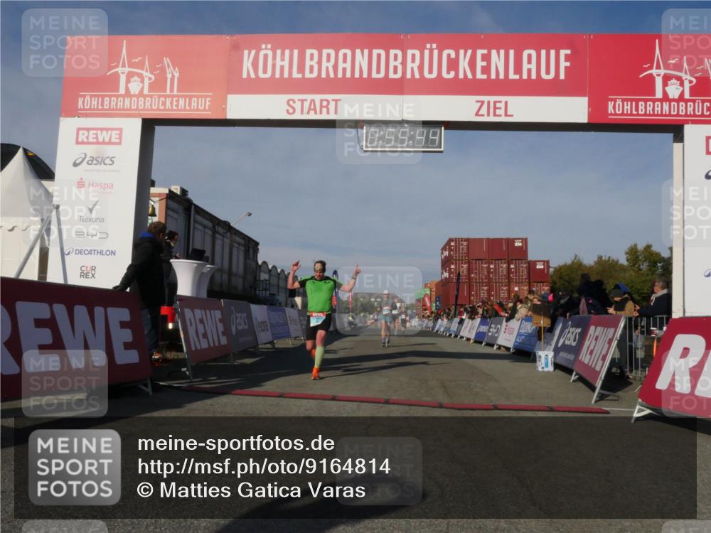 03.10.2025 - Köhlbrandbrückenlauf Matties Gatica Varas http://msf.ph/oto/9164814 03.10.2025 09:55:45 Ziel 1048, 1490, 2703, 3789 meine-sportfotos.de