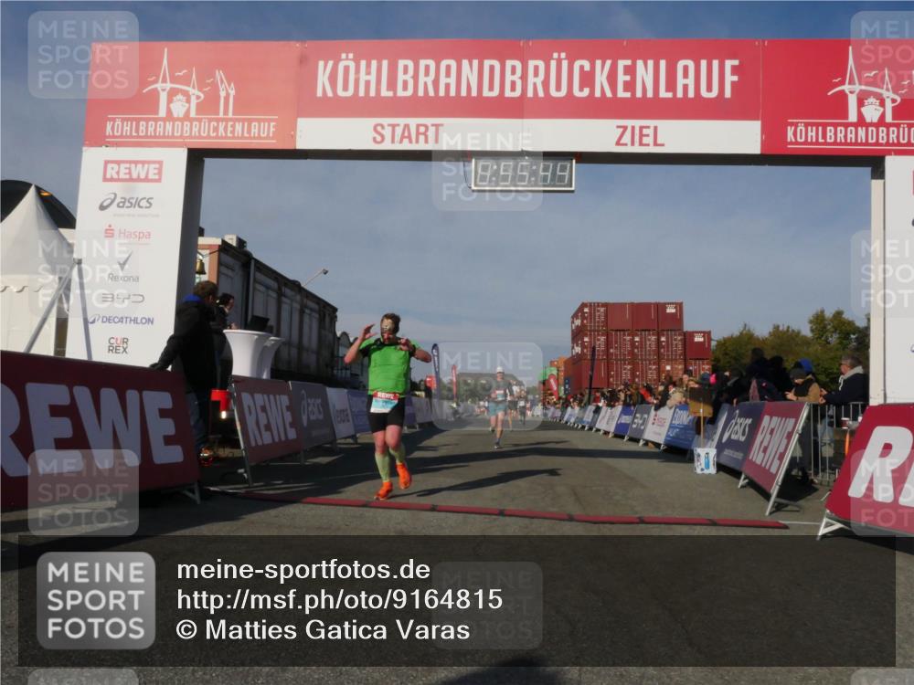 03.10.2025 - Köhlbrandbrückenlauf Matties Gatica Varas http://msf.ph/oto/9164815 03.10.2025 09:55:46 Ziel 1048, 1490, 2703, 3789 meine-sportfotos.de