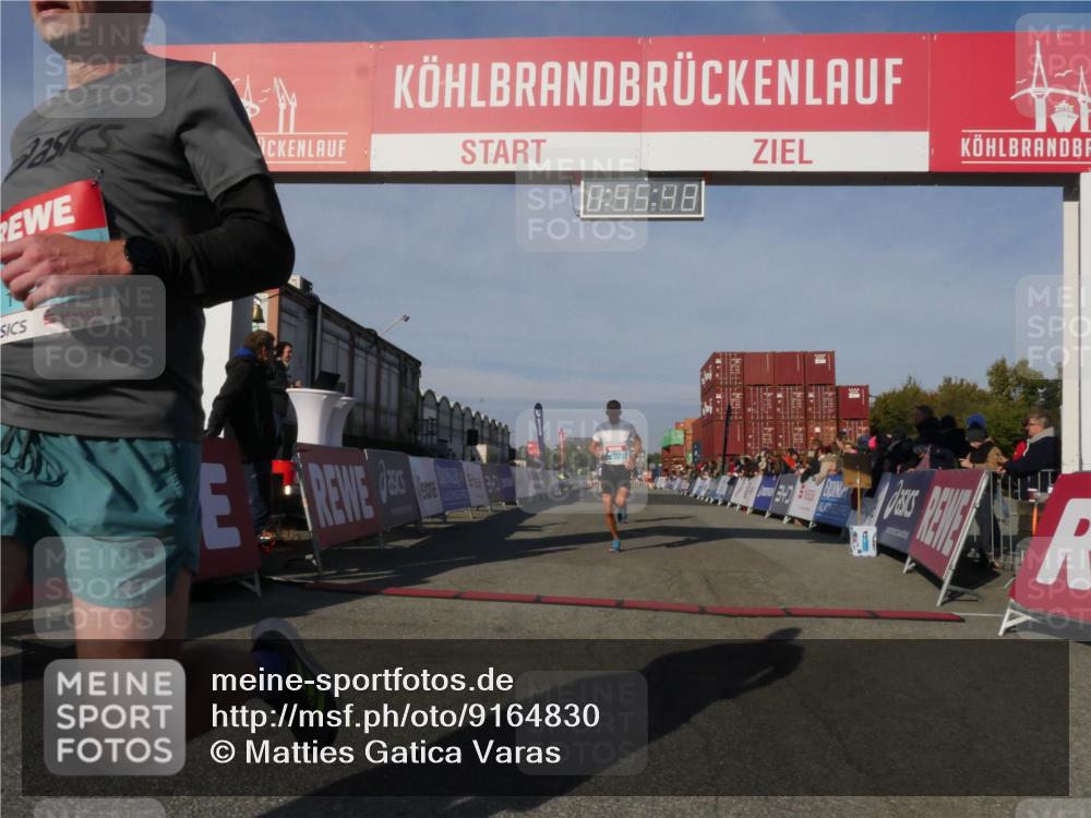 03.10.2025 - Köhlbrandbrückenlauf Matties Gatica Varas http://msf.ph/oto/9164830 03.10.2025 09:55:50 Ziel 1028, 1048, 3007, 3789 meine-sportfotos.de
