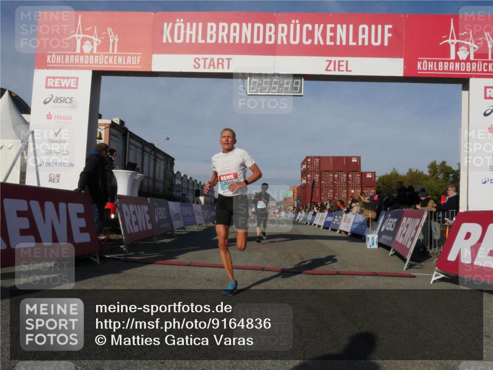 03.10.2025 - Köhlbrandbrückenlauf Matties Gatica Varas http://msf.ph/oto/9164836 03.10.2025 09:55:51 Ziel 1028, 1048, 1224, 3007, 3789 meine-sportfotos.de