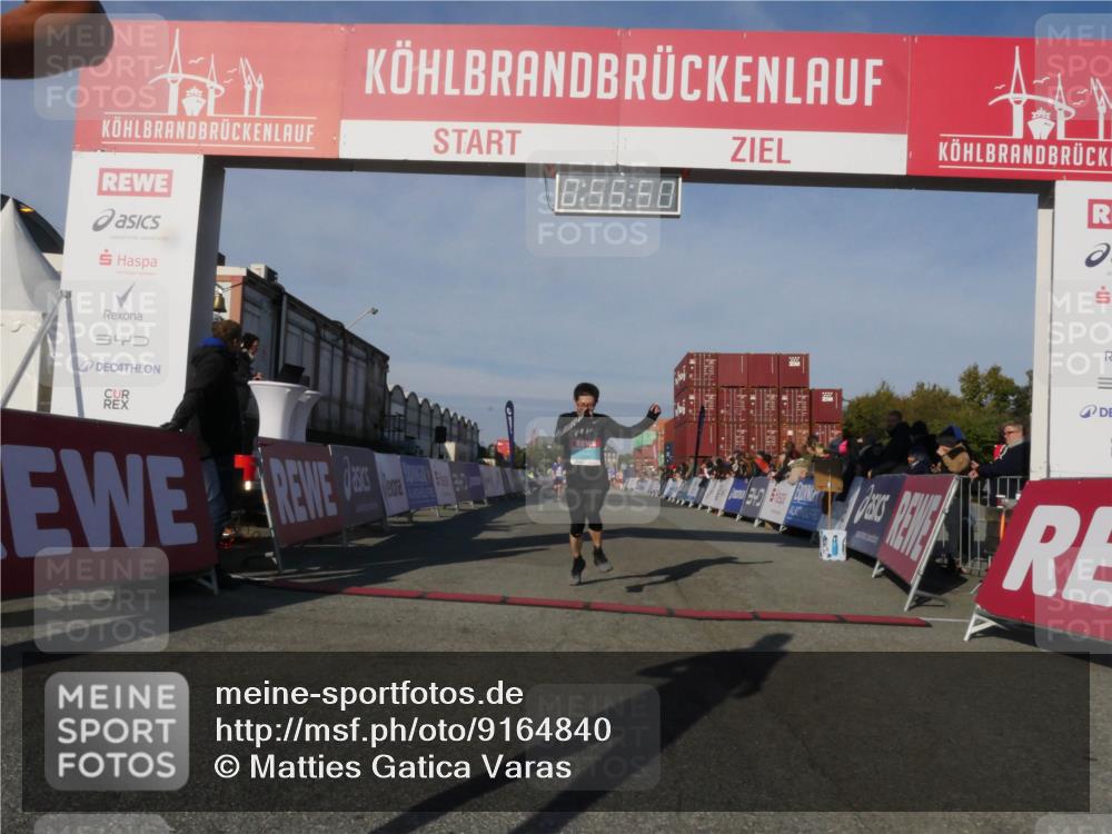 03.10.2025 - Köhlbrandbrückenlauf Matties Gatica Varas http://msf.ph/oto/9164840 03.10.2025 09:55:52 Ziel 1028, 1224, 3007, 3494, 3789 meine-sportfotos.de