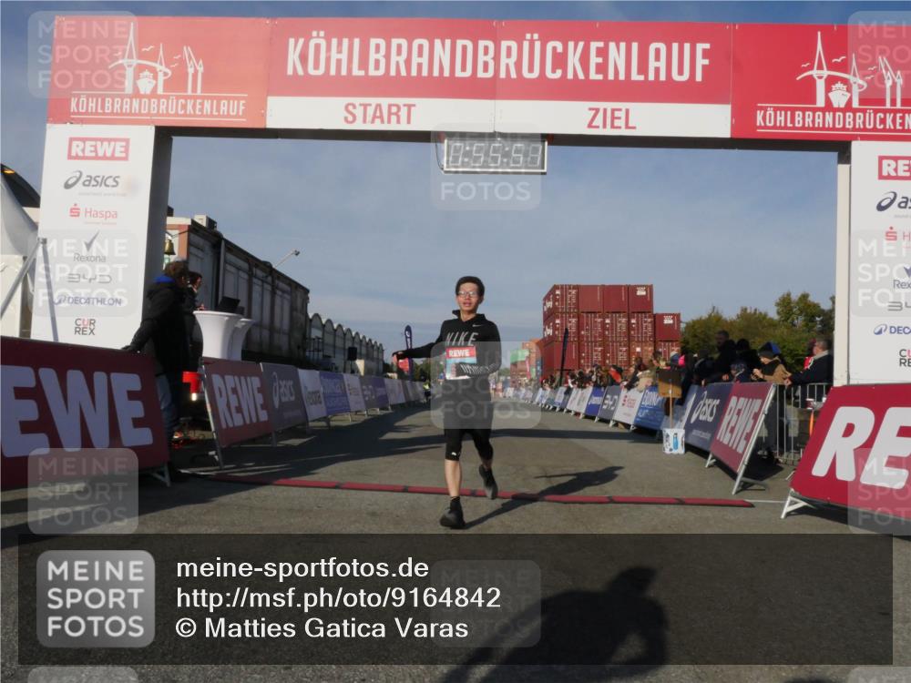 03.10.2025 - Köhlbrandbrückenlauf Matties Gatica Varas http://msf.ph/oto/9164842 03.10.2025 09:55:53 Ziel 1028, 1224, 3007, 3494 meine-sportfotos.de