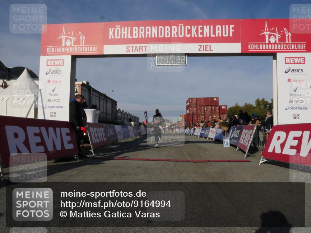 03.10.2025 - Köhlbrandbrückenlauf Matties Gatica Varas http://msf.ph/oto/9164994 03.10.2025 09:56:33 Ziel 1085, 1421, 3354, 3402, 3544 meine-sportfotos.de