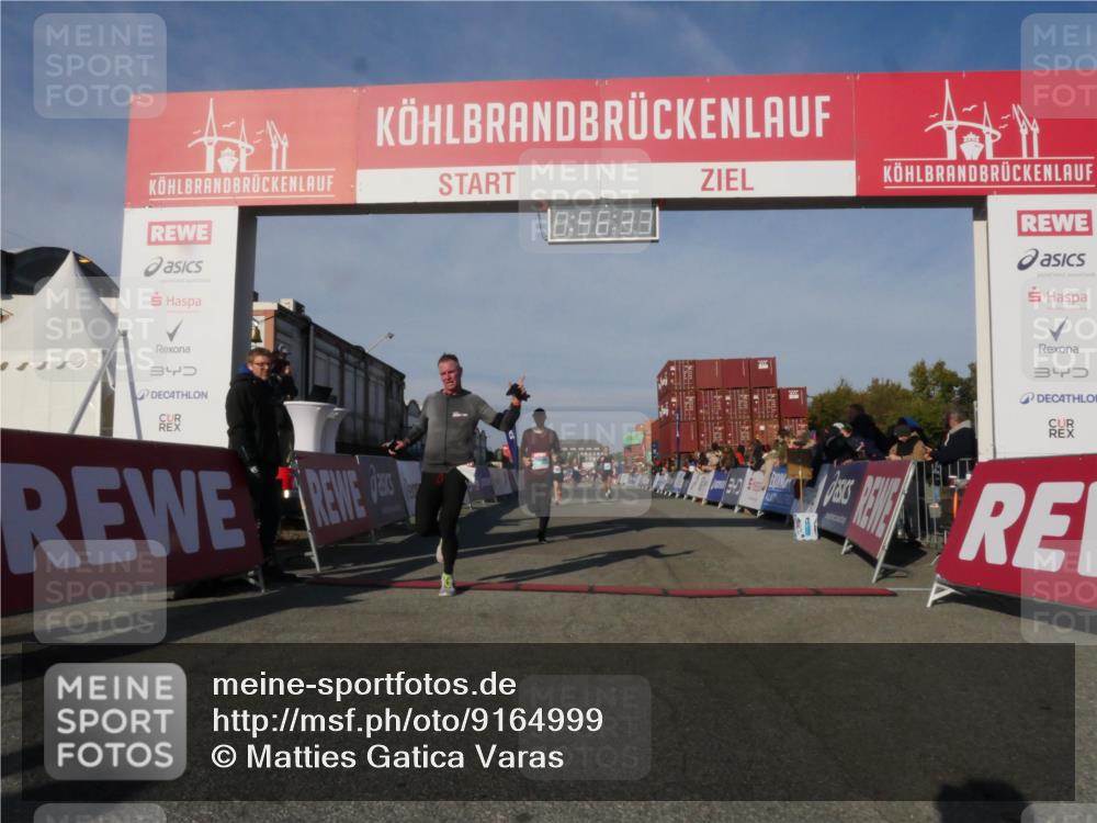 03.10.2025 - Köhlbrandbrückenlauf Matties Gatica Varas http://msf.ph/oto/9164999 03.10.2025 09:56:35 Ziel 1085, 1103, 1421, 3354, 3402, 3544 meine-sportfotos.de