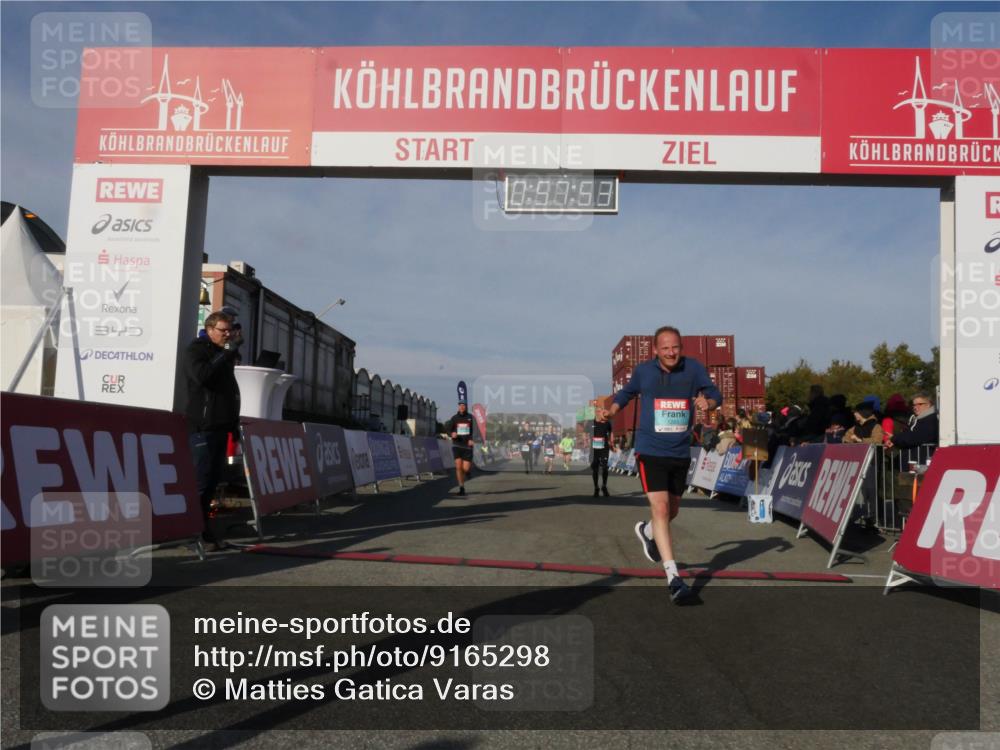 03.10.2025 - Köhlbrandbrückenlauf Matties Gatica Varas http://msf.ph/oto/9165298 03.10.2025 09:57:54 Ziel 1079, 1135, 1265, 3079, 3135, 3136, 3211 meine-sportfotos.de