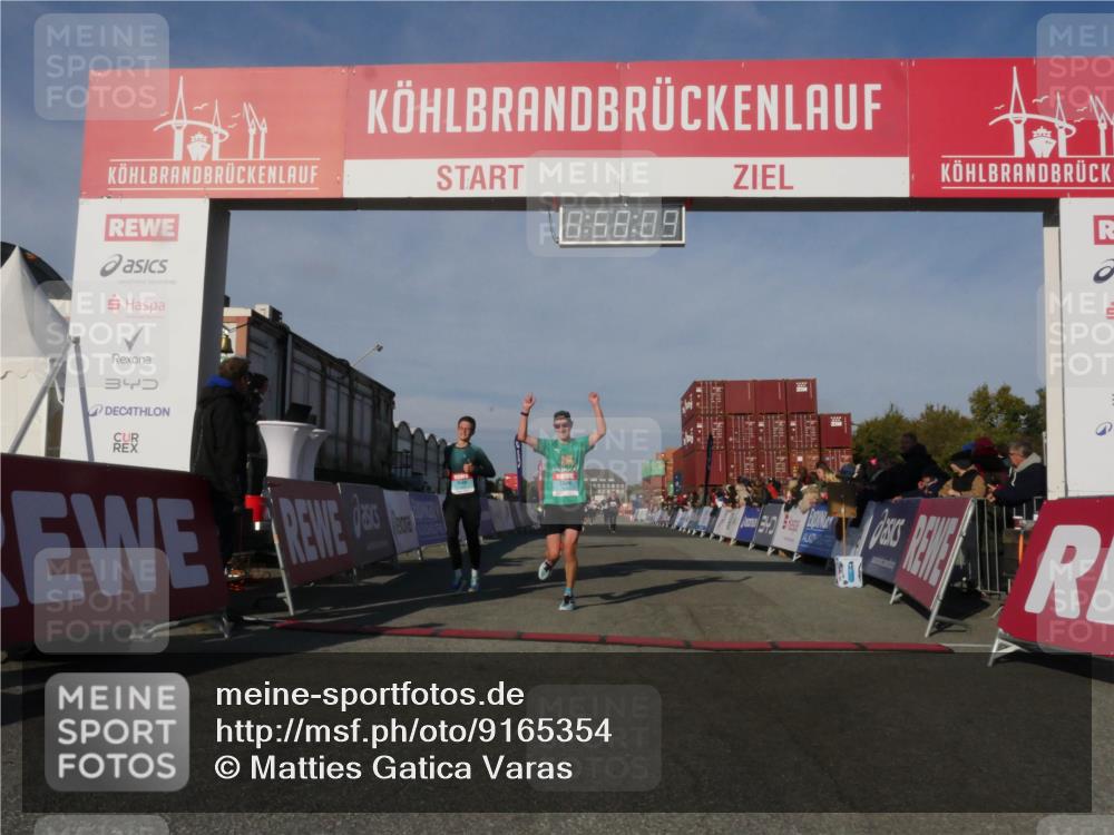 03.10.2025 - Köhlbrandbrückenlauf Matties Gatica Varas http://msf.ph/oto/9165354 03.10.2025 09:58:11 Ziel 1027, 1114, 1167, 1210, 2815, 3243, 3246 meine-sportfotos.de