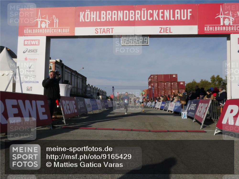 03.10.2025 - Köhlbrandbrückenlauf Matties Gatica Varas http://msf.ph/oto/9165429 03.10.2025 09:58:31 Ziel 1052, 2962, 3592, 3749, 3836 meine-sportfotos.de