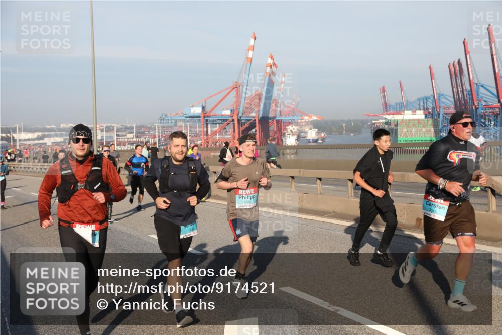 03.10.2025 - Köhlbrandbrückenlauf Yannick Fuchs http://msf.ph/oto/9174521 03.10.2025 08:43:08 Position 2 5, 1680, 1722, 3016 meine-sportfotos.de