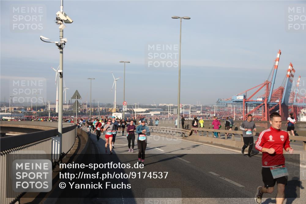 03.10.2025 - Köhlbrandbrückenlauf Yannick Fuchs http://msf.ph/oto/9174537 03.10.2025 08:43:12 Position 2 12, 3569 meine-sportfotos.de