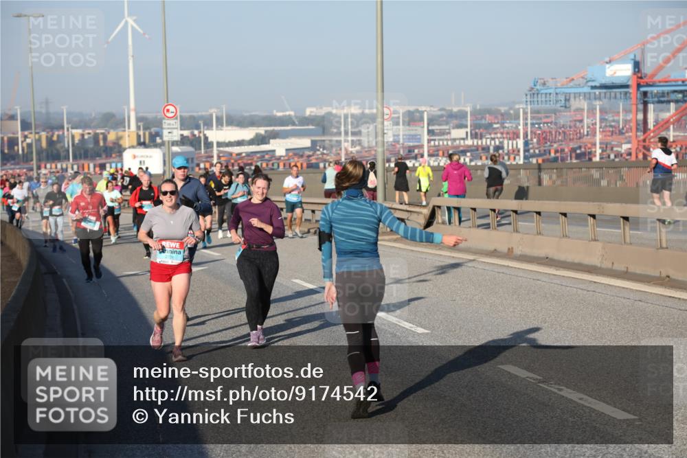03.10.2025 - Köhlbrandbrückenlauf Yannick Fuchs http://msf.ph/oto/9174542 03.10.2025 08:43:15 Position 2 2731 meine-sportfotos.de
