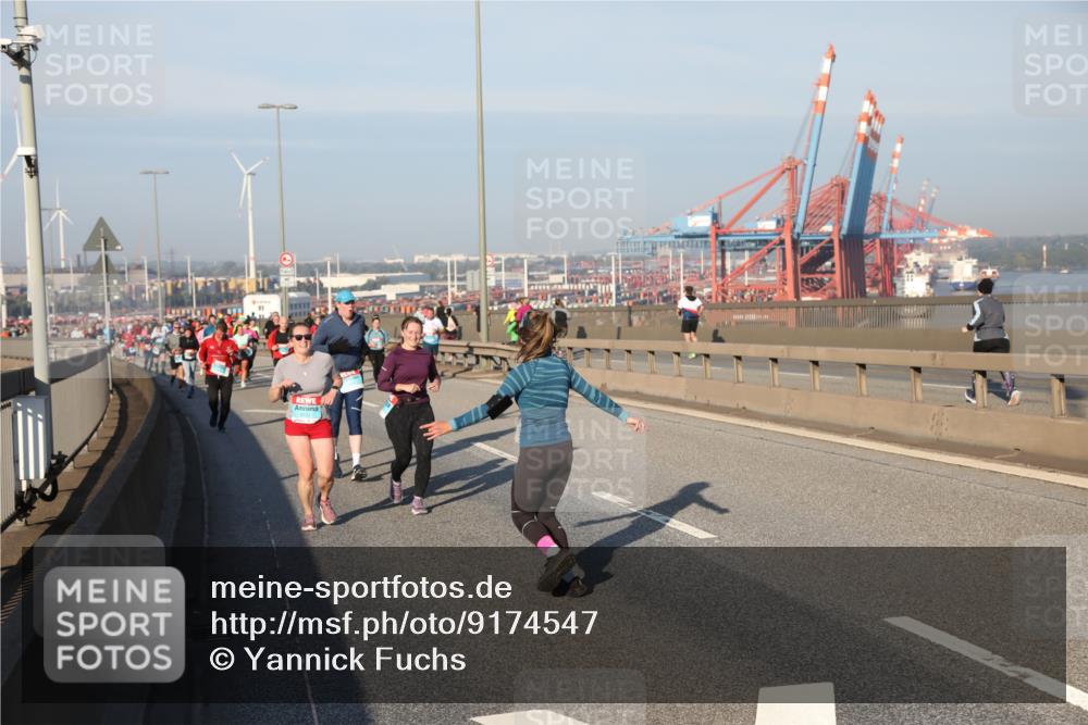 03.10.2025 - Köhlbrandbrückenlauf Yannick Fuchs http://msf.ph/oto/9174547 03.10.2025 08:43:16 Position 2  meine-sportfotos.de