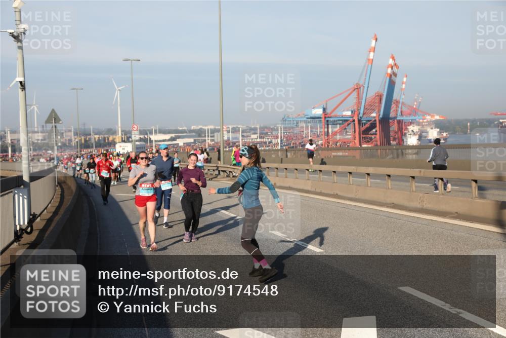 03.10.2025 - Köhlbrandbrückenlauf Yannick Fuchs http://msf.ph/oto/9174548 03.10.2025 08:43:16 Position 2  meine-sportfotos.de
