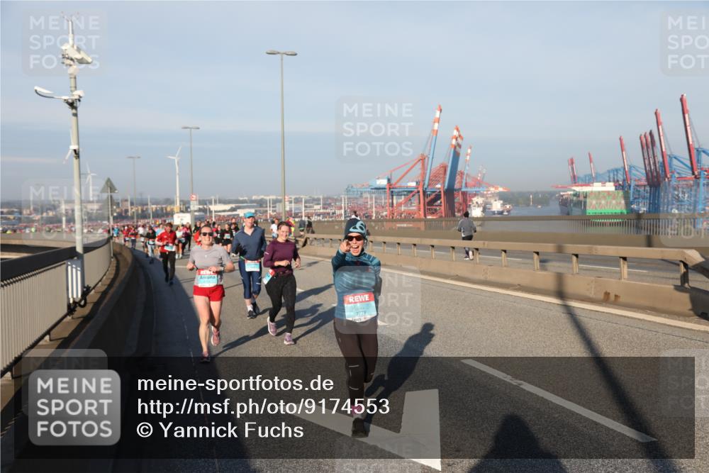 03.10.2025 - Köhlbrandbrückenlauf Yannick Fuchs http://msf.ph/oto/9174553 03.10.2025 08:43:17 Position 2 3778 meine-sportfotos.de