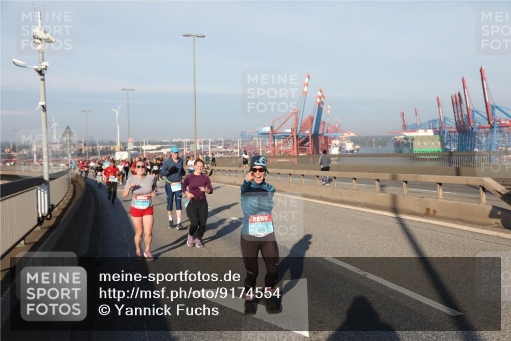 03.10.2025 - Köhlbrandbrückenlauf Yannick Fuchs http://msf.ph/oto/9174554 03.10.2025 08:43:17 Position 2 3778 meine-sportfotos.de
