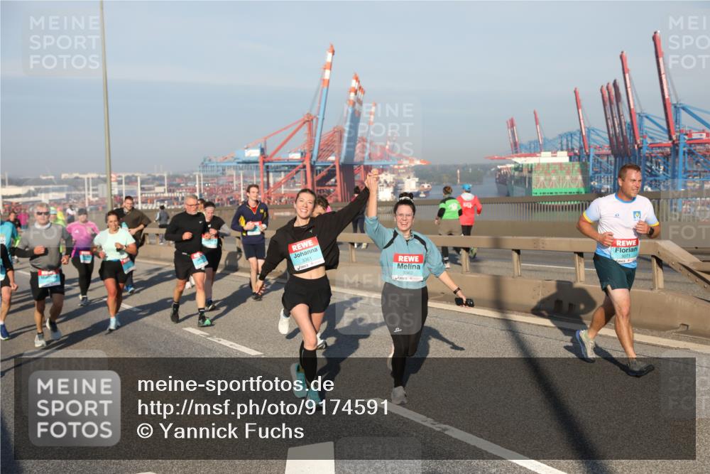 03.10.2025 - Köhlbrandbrückenlauf Yannick Fuchs http://msf.ph/oto/9174591 03.10.2025 08:43:26 Position 2 3361, 3362, 3071 meine-sportfotos.de