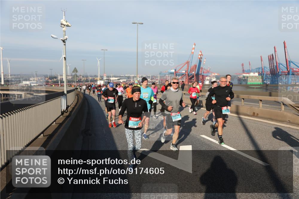 03.10.2025 - Köhlbrandbrückenlauf Yannick Fuchs http://msf.ph/oto/9174605 03.10.2025 08:43:28 Position 2 3811 meine-sportfotos.de