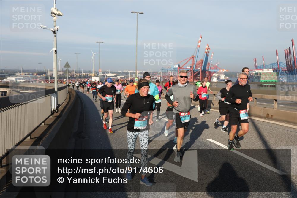03.10.2025 - Köhlbrandbrückenlauf Yannick Fuchs http://msf.ph/oto/9174606 03.10.2025 08:43:29 Position 2 3811 meine-sportfotos.de