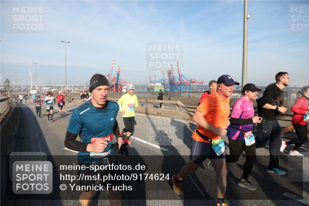 03.10.2025 - Köhlbrandbrückenlauf Yannick Fuchs http://msf.ph/oto/9174624 03.10.2025 08:43:32 Position 2 2983 meine-sportfotos.de